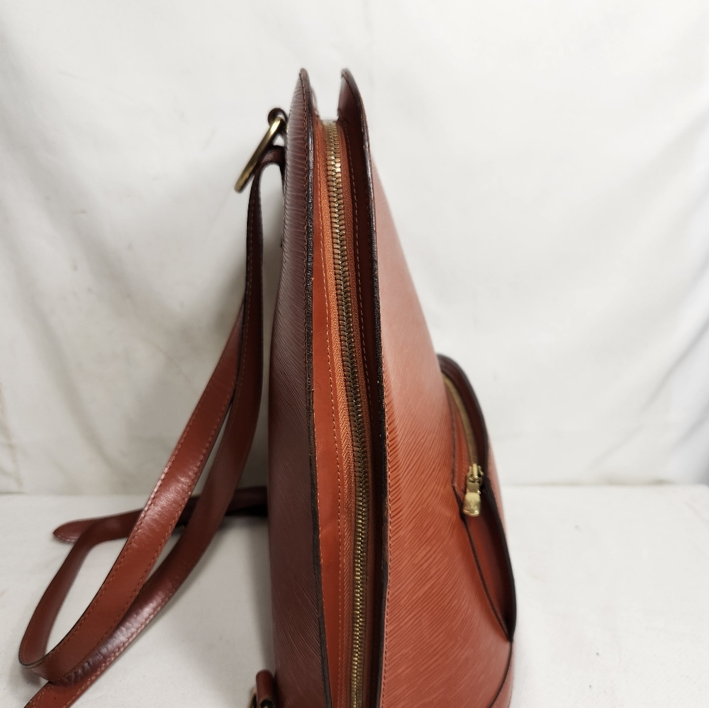 Louis Vuitton Backpack - Picture 4 of 9